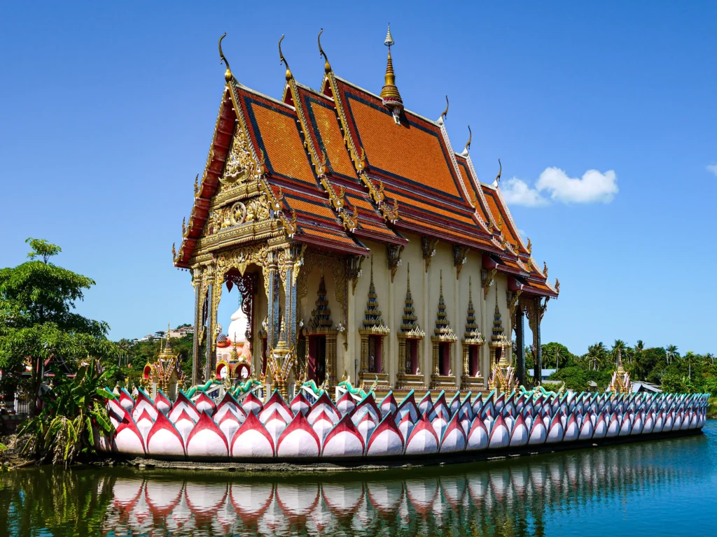 Visita un tempio a Koh Samui, Thailandia